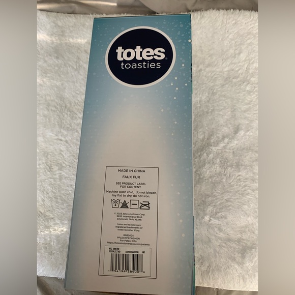 Totes men slippers with two free old spice stick deodorants - Picture 7 of 9